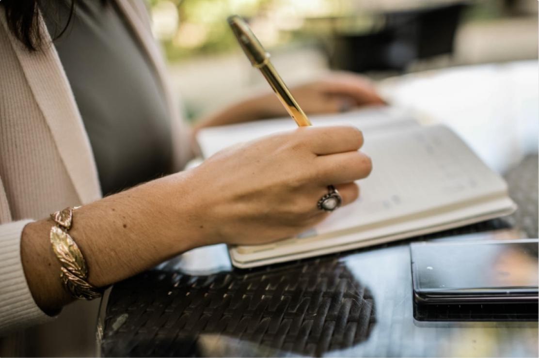 SE ÉS EMPREENDEDOR
 E queres aprender a estar no mundo digital para transformar a tua ideia num negócio e gerar vendas.
